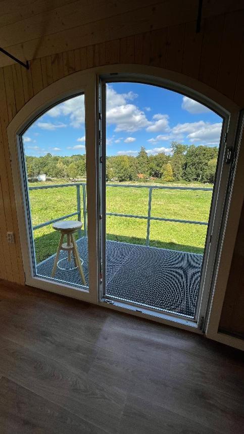 Glamping - Stylova Maringotka V Srdci Ladova Kraje, Pobliz Hlavniho Mesta Prahy Stribrna Skalice Exterior foto